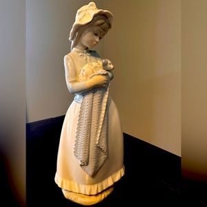 LLADRO GIRL WITH PUPPY